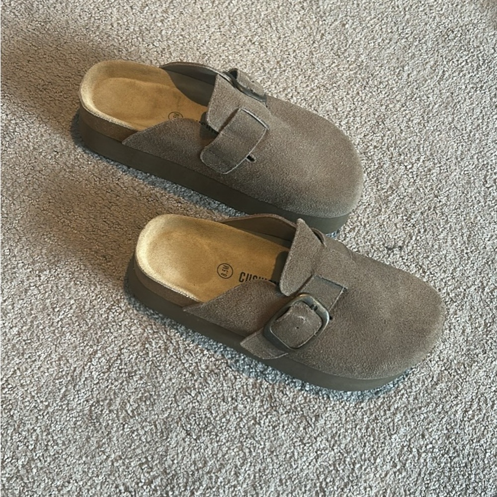 Cushionaire Women's Suede Platform Clogs - Brown